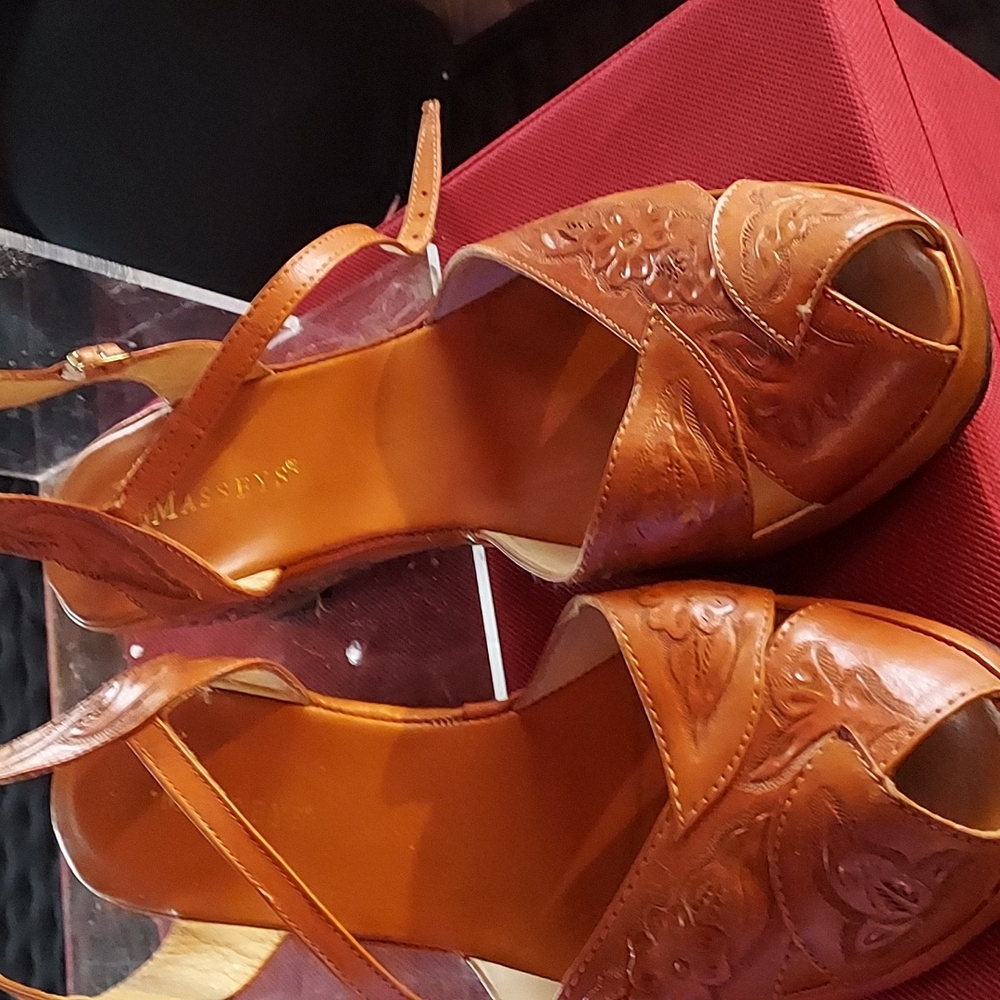Womens tooled leather sandals.